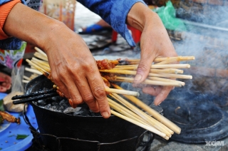 Bún cuốn thịt nướng - Hội An